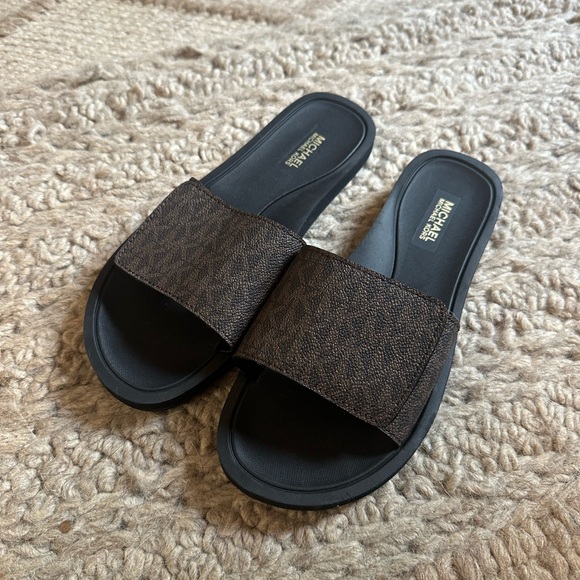 Michael Kors MK Signature Logo Print Wade Slide - Picture 1 of 2